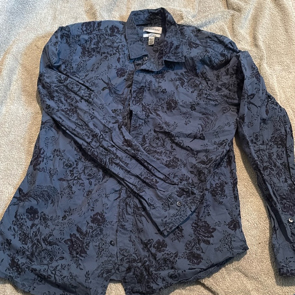 Le chateau men’s button up